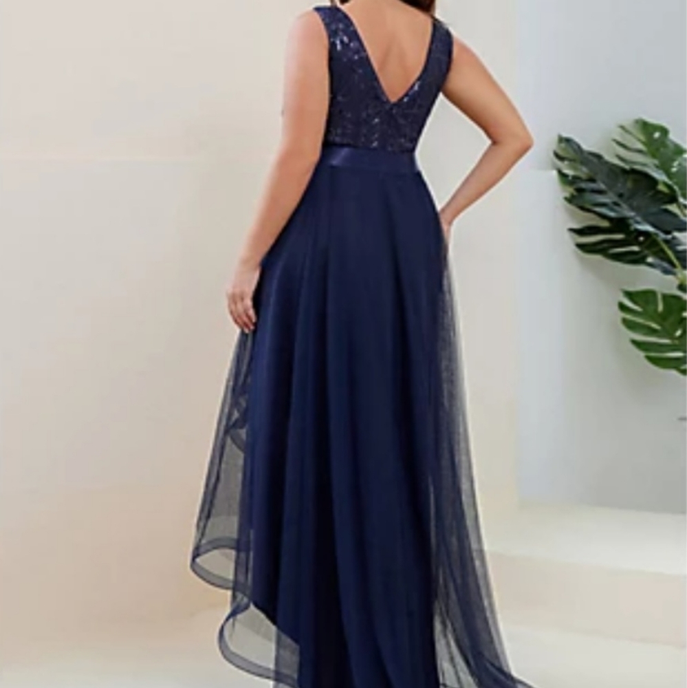 Dress - Picture 2 of 3